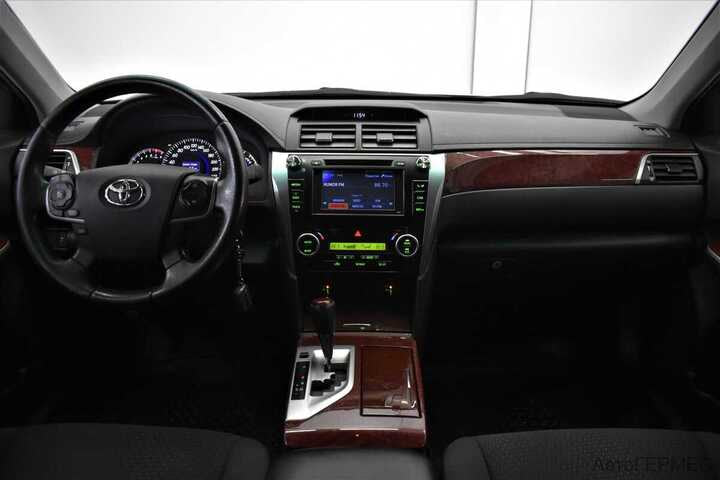 Фото TOYOTA Camry №4